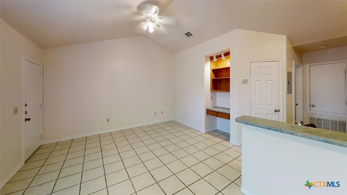 412 Burleson Street – photo 4