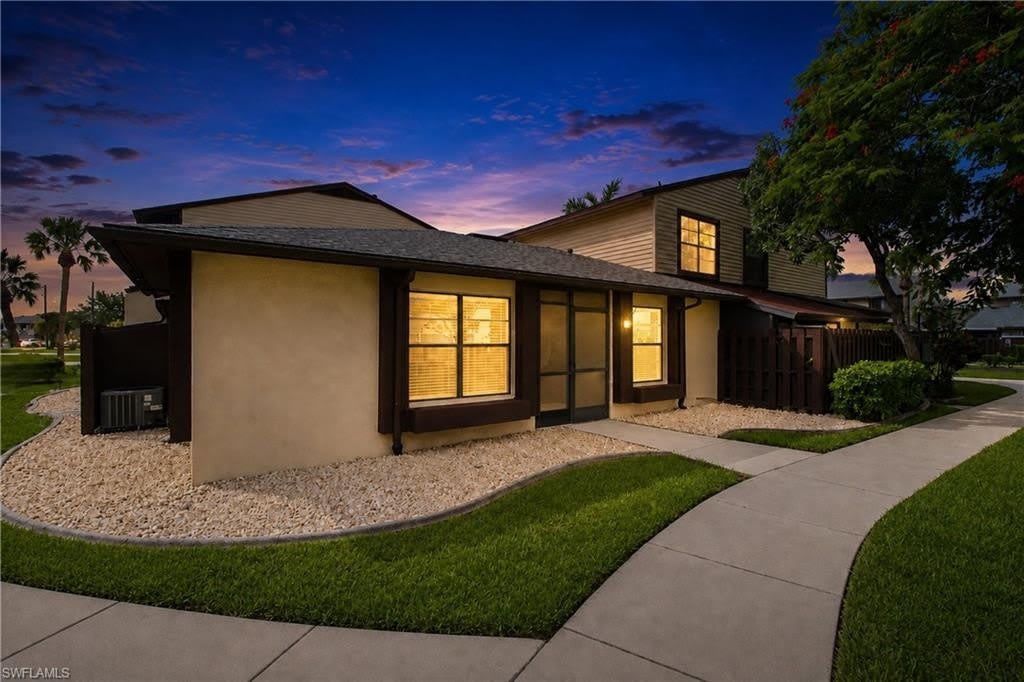 646 SE 12th Ct lot: 17 – photo 1