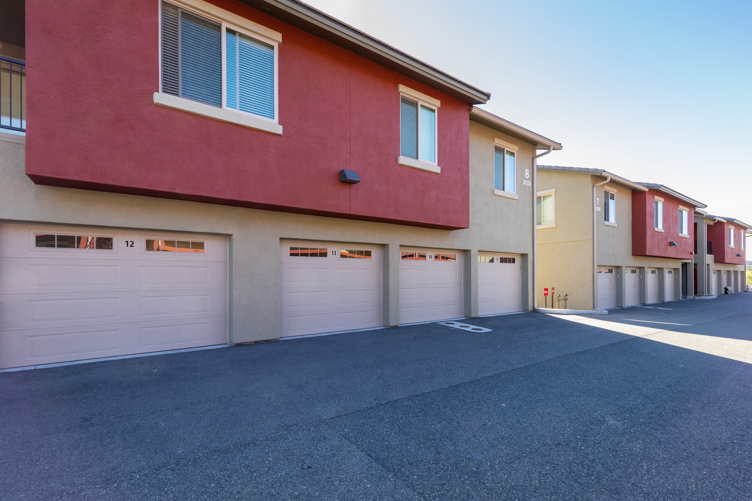 Willow Creek Apartments – photo 2