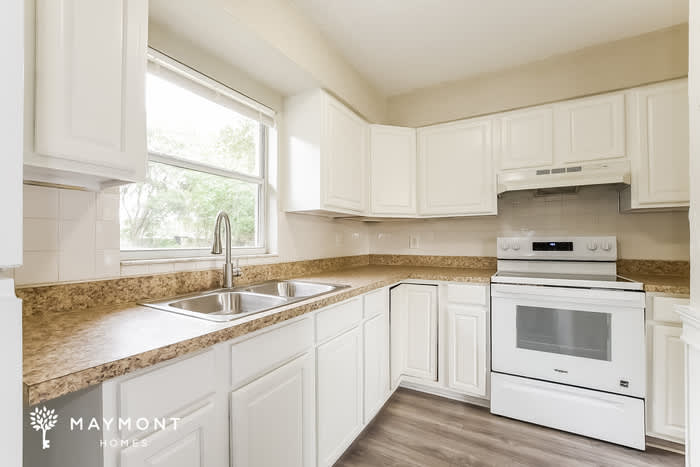 705 Maple Avenue – photo 5