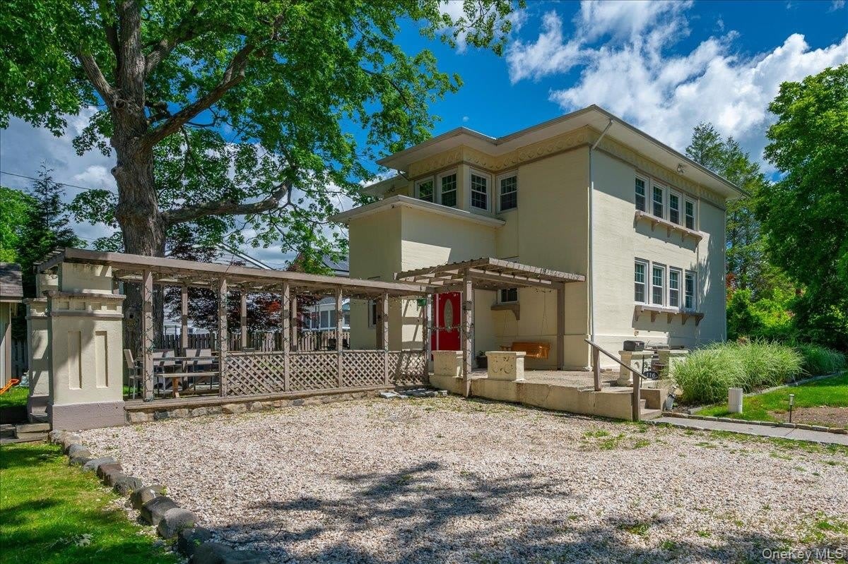 116 Soundview Avenue – photo 3