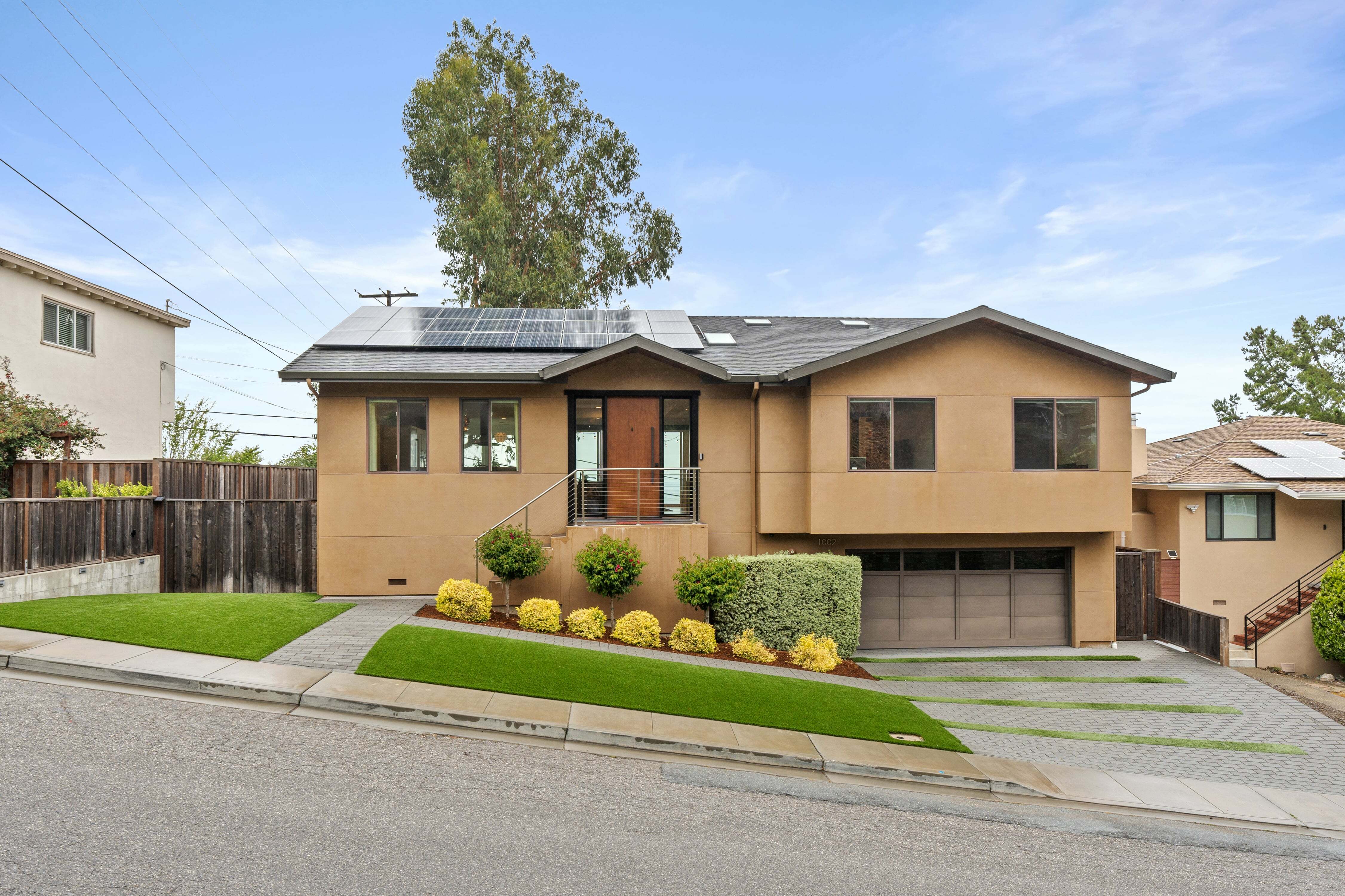 1002 Crestview Drive – photo 2