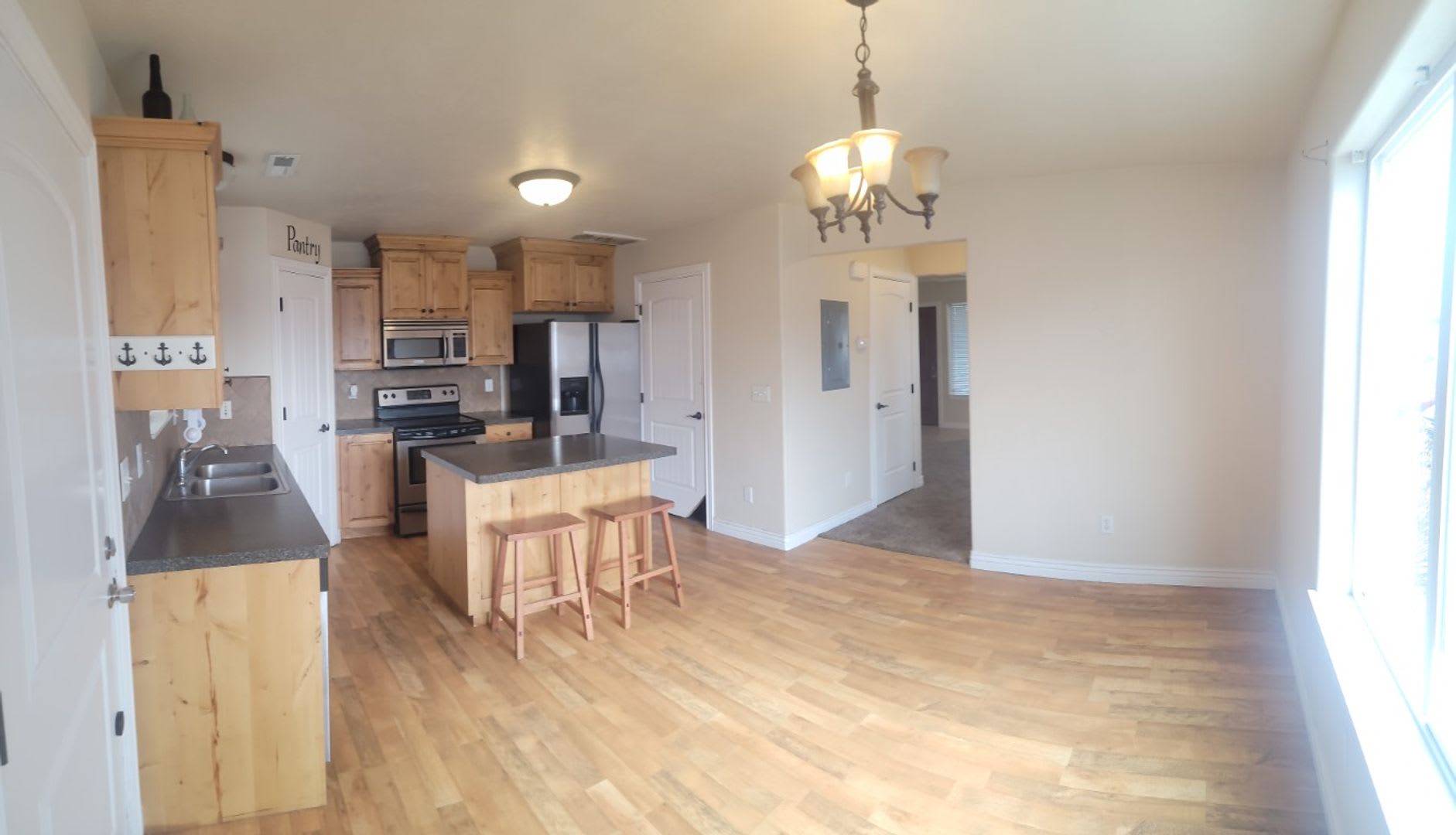 3 bed, 1.5 bath End Unit in The Meadows – photo 5