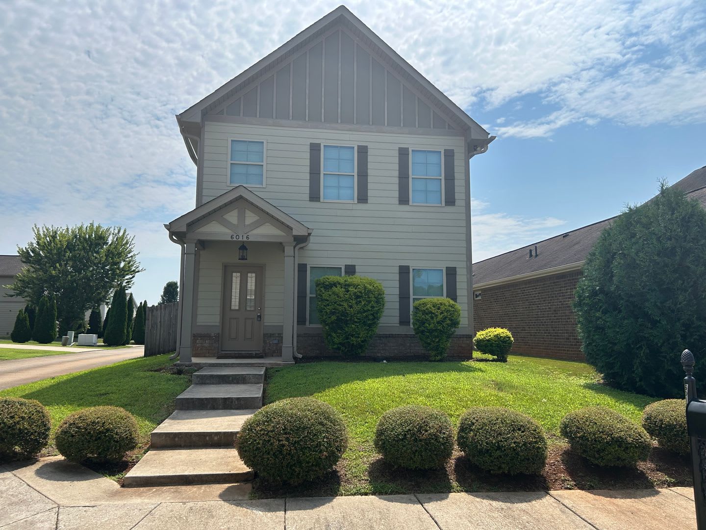 ******PRICE DROP*********Beautiful 4 bedroom 3.5 bath home! – photo 2