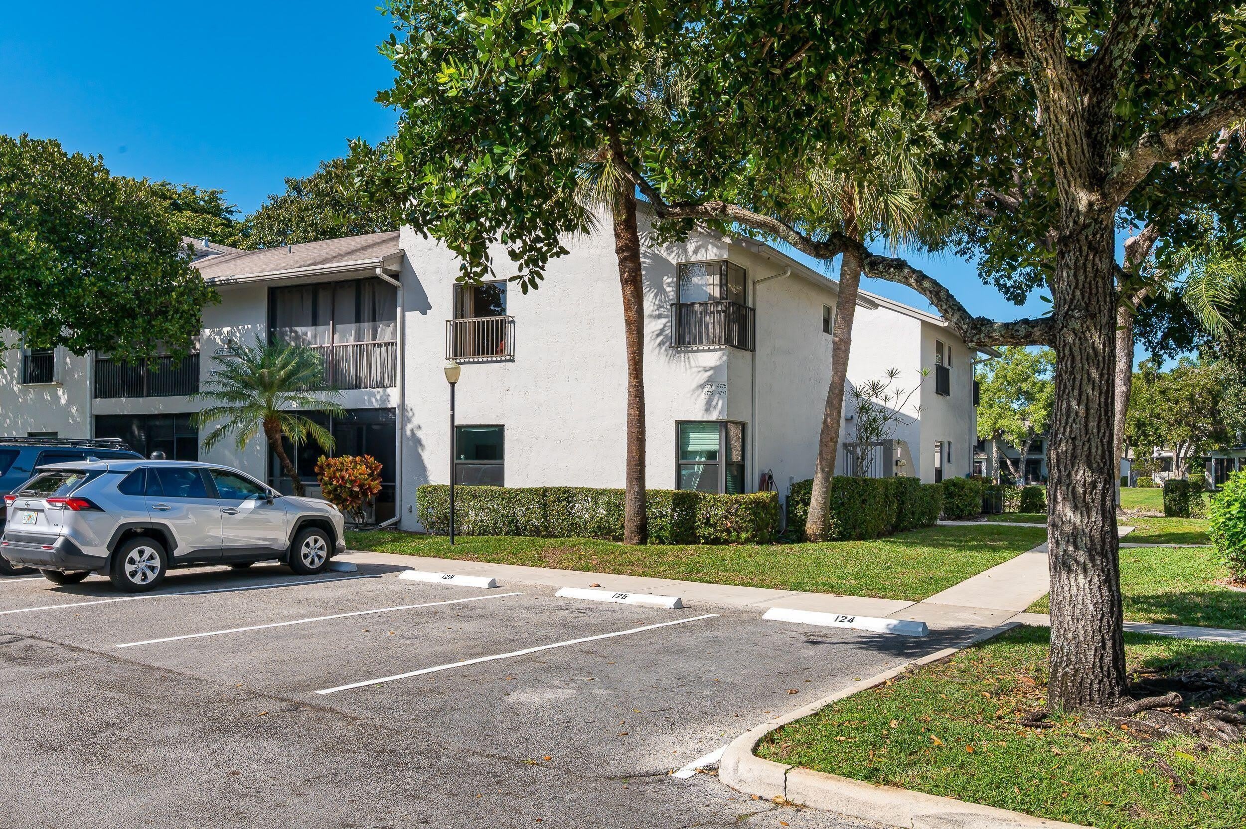 4772 NW 22nd Street – photo 3