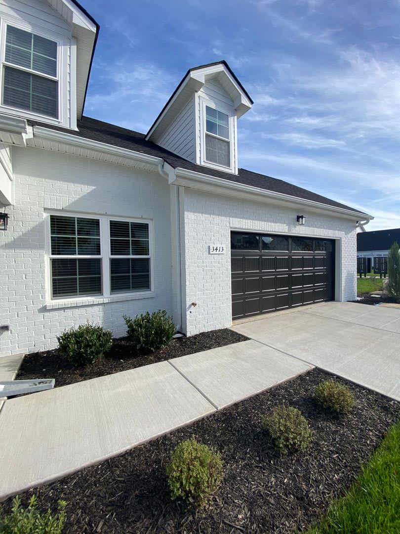 3 BD 2.5 BA Great Location Like New Build Townhome! – photo 2