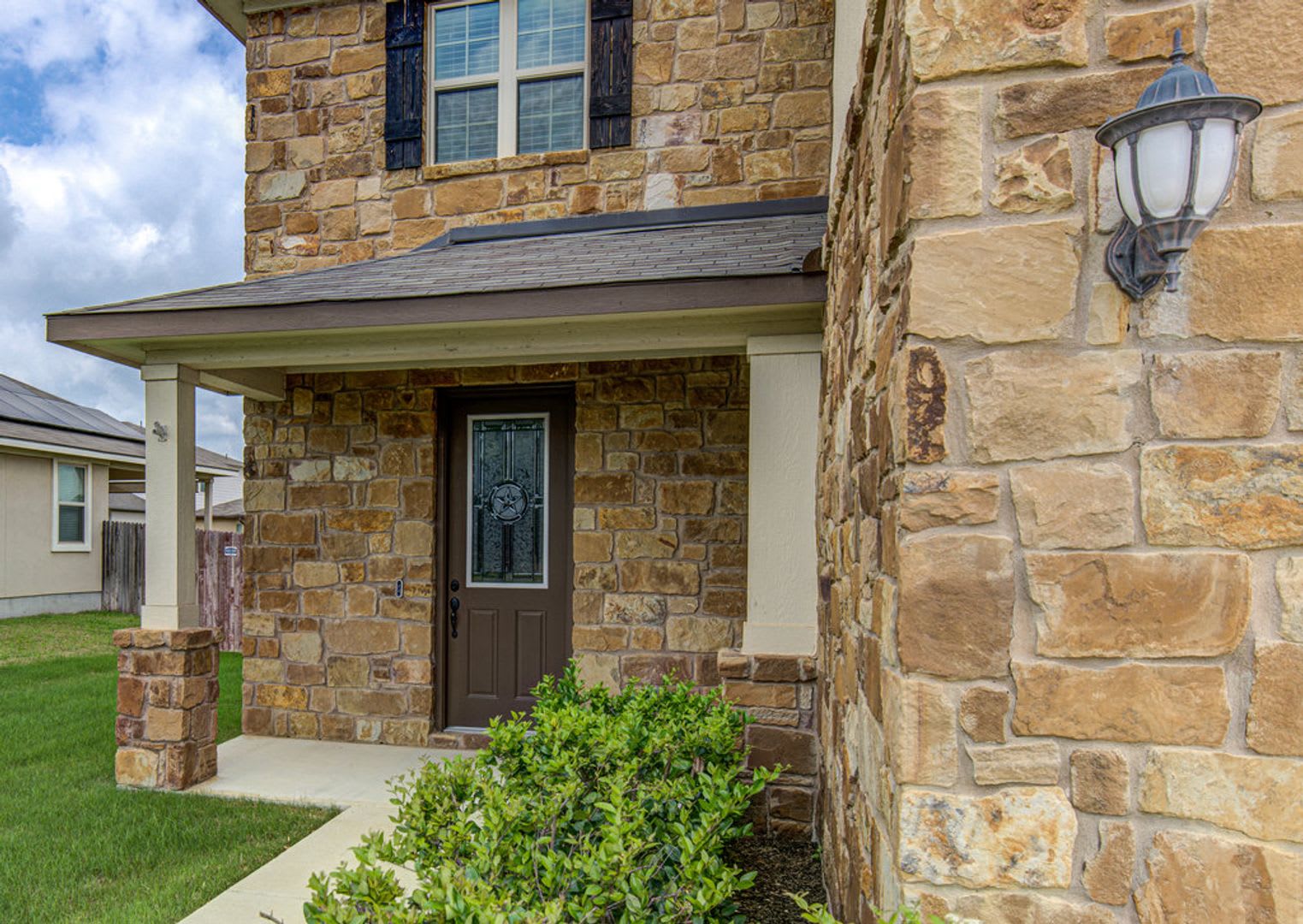 Two Weeks Free Rent Beautiful 3 Bedroom 2 5 Bath Energy Efficient Home In The Desirable Verona Community – photo 3