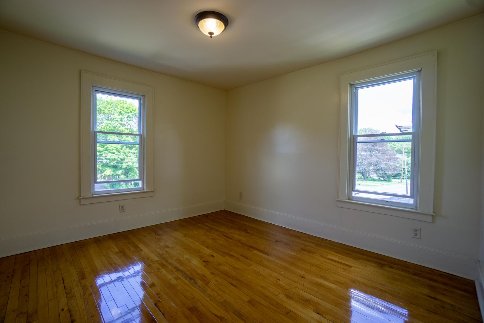 2424 E Genesee – photo 3