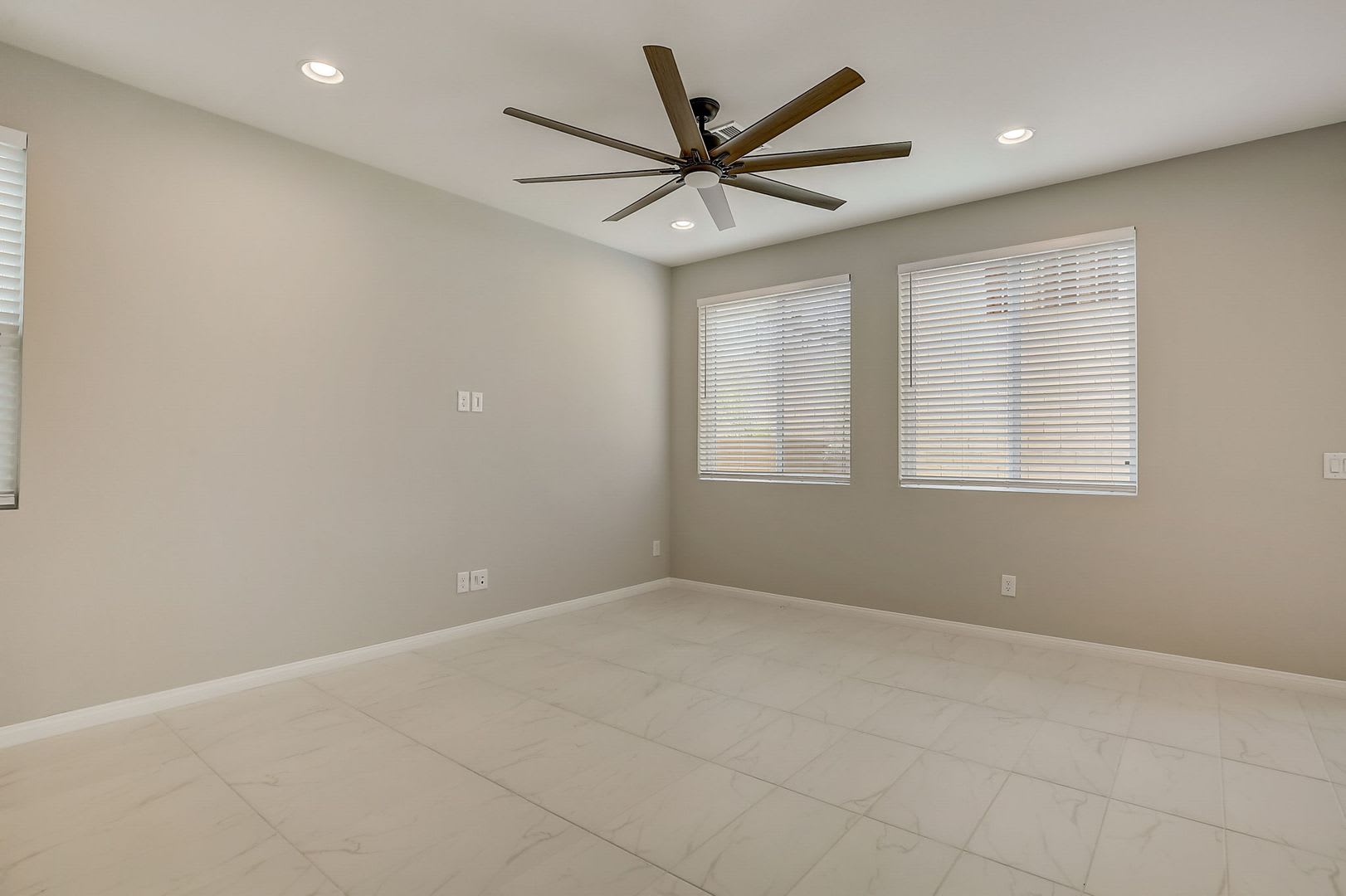 Beautiful 2 story Home in Skye Canyon – photo 4