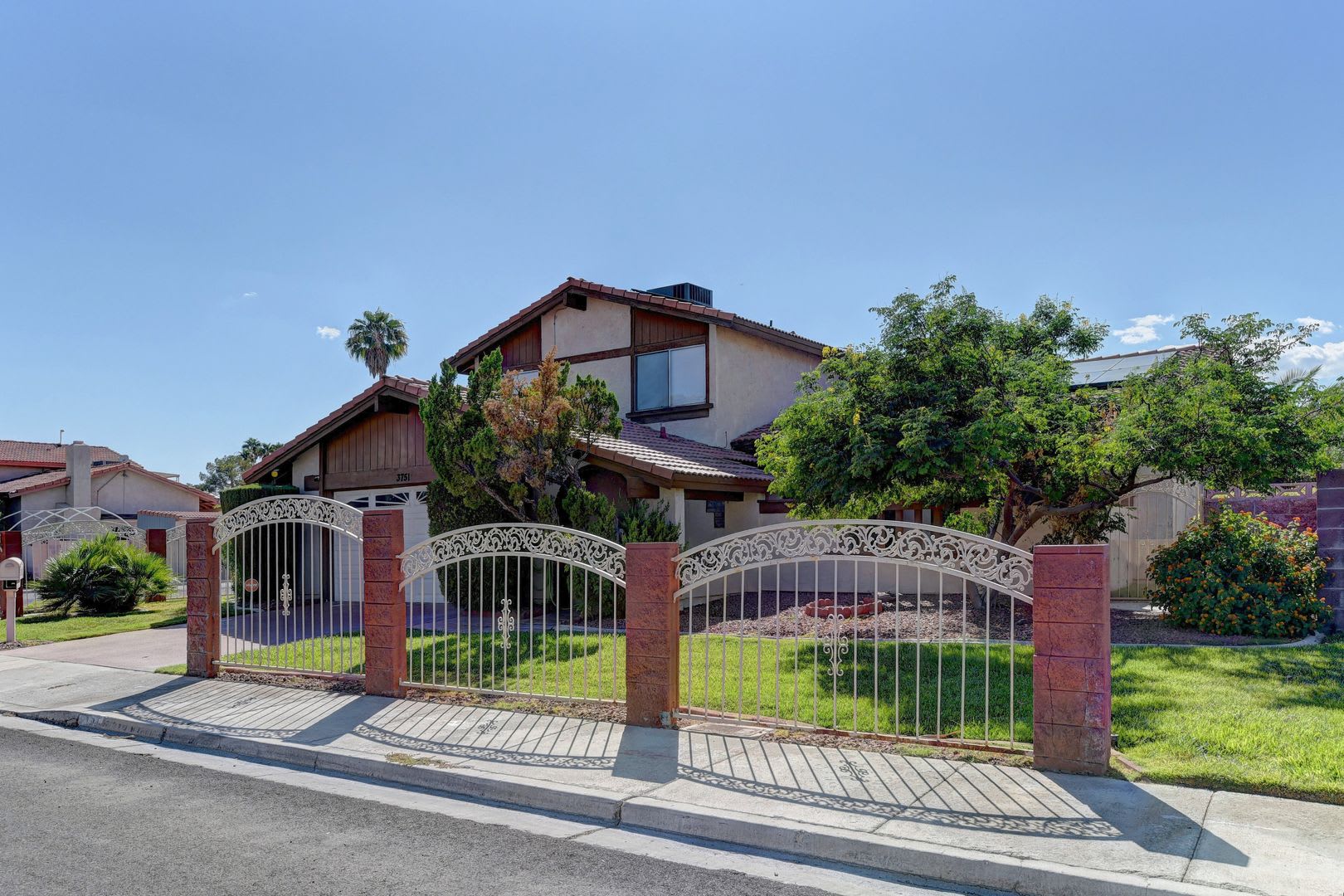 Discover This 4 Bedroom 2 5 Bath Historic Beauty In The Heart Of Spring Valley Where Old Vegas Charm Meets Modern Comfort – photo 3