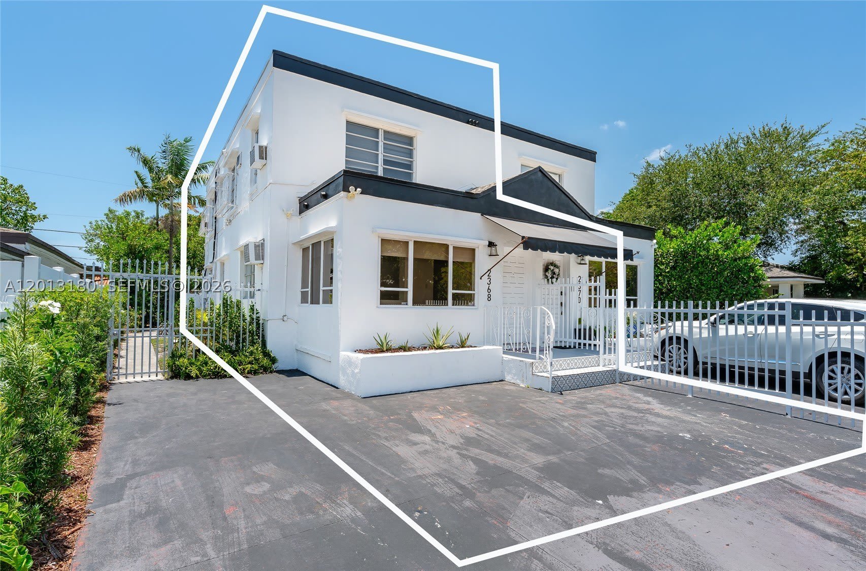 2368 SW 26th St – photo 4