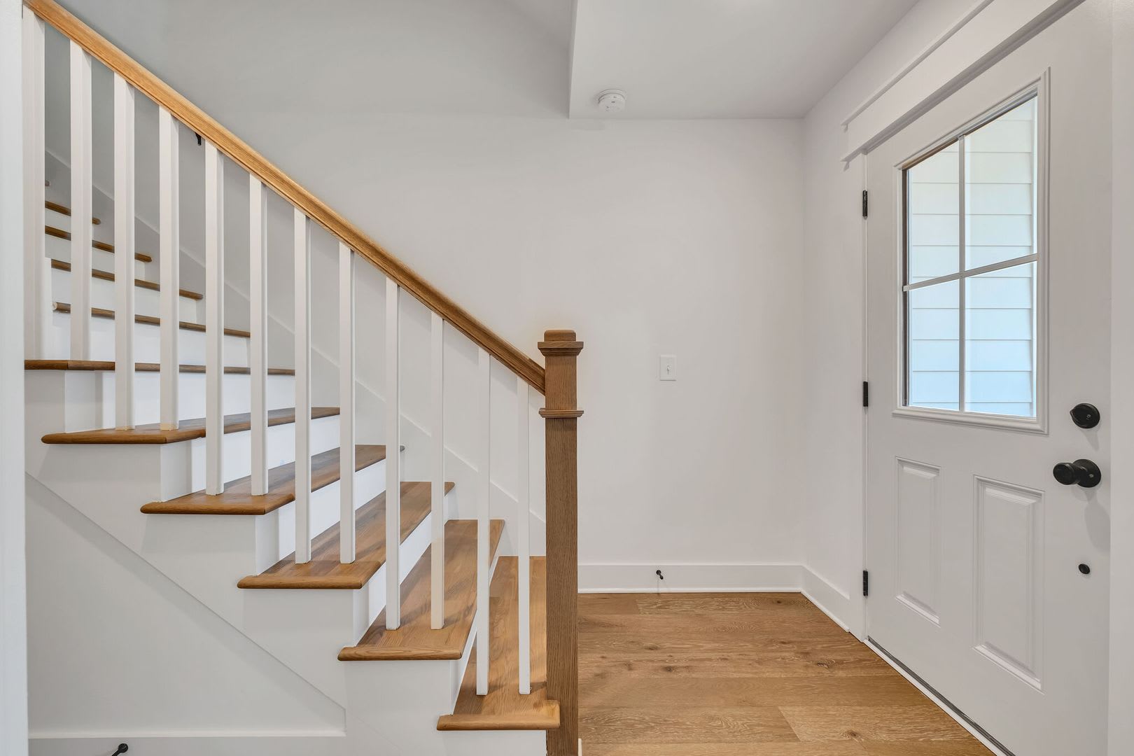 Bright and Airy Townhome at Maple Grove in East! – photo 5