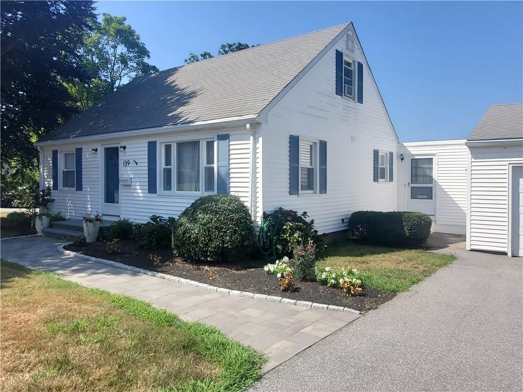 139 Coggeshall Avenue – photo 2