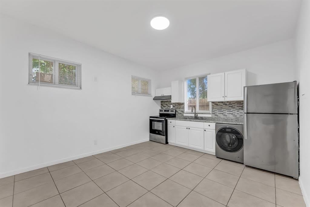 1340 Ne 1St Avenue – photo 3