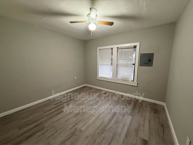 227 E Peach Ave – photo 2
