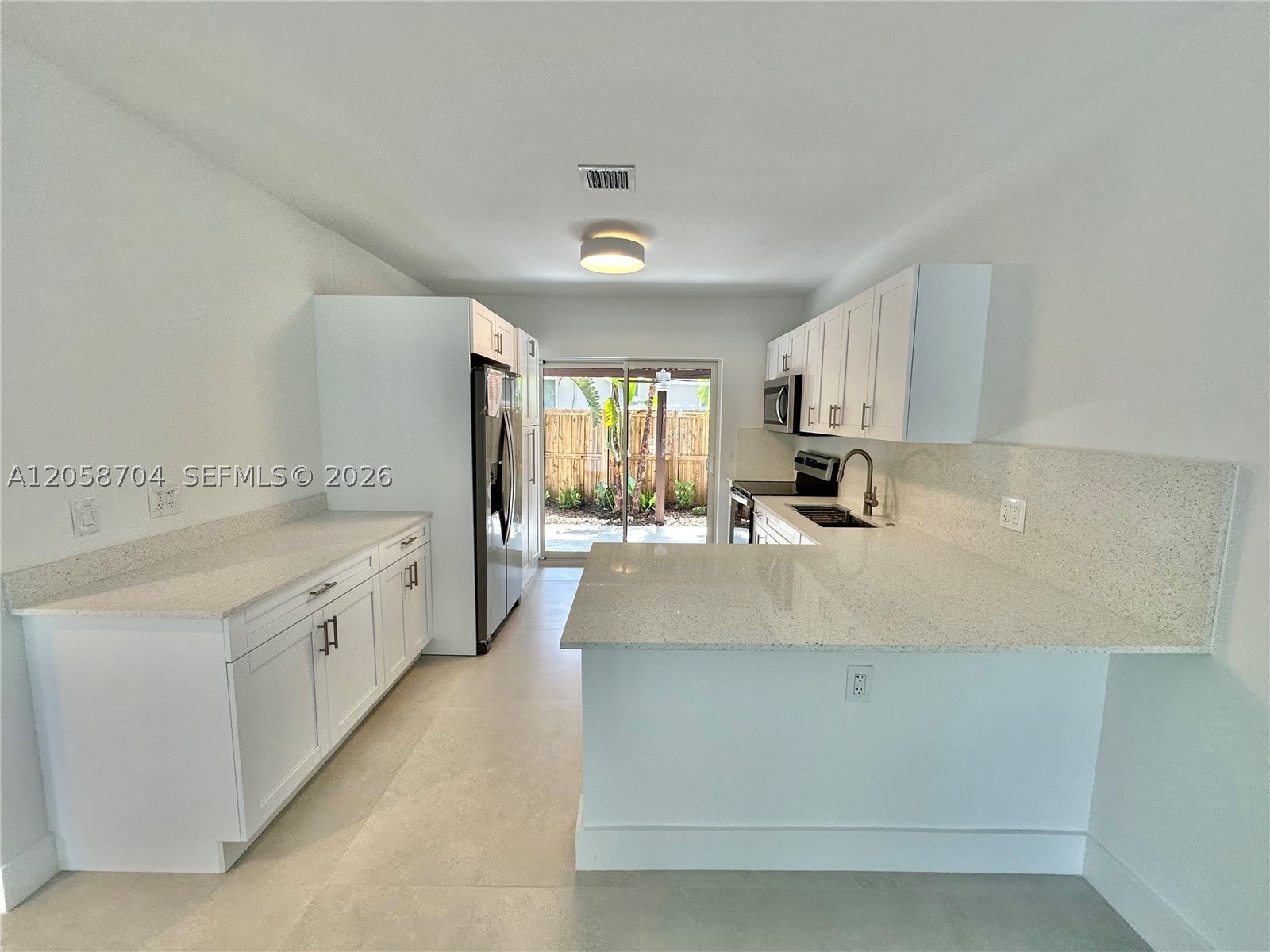 12125 NE 7th Ave – photo 5