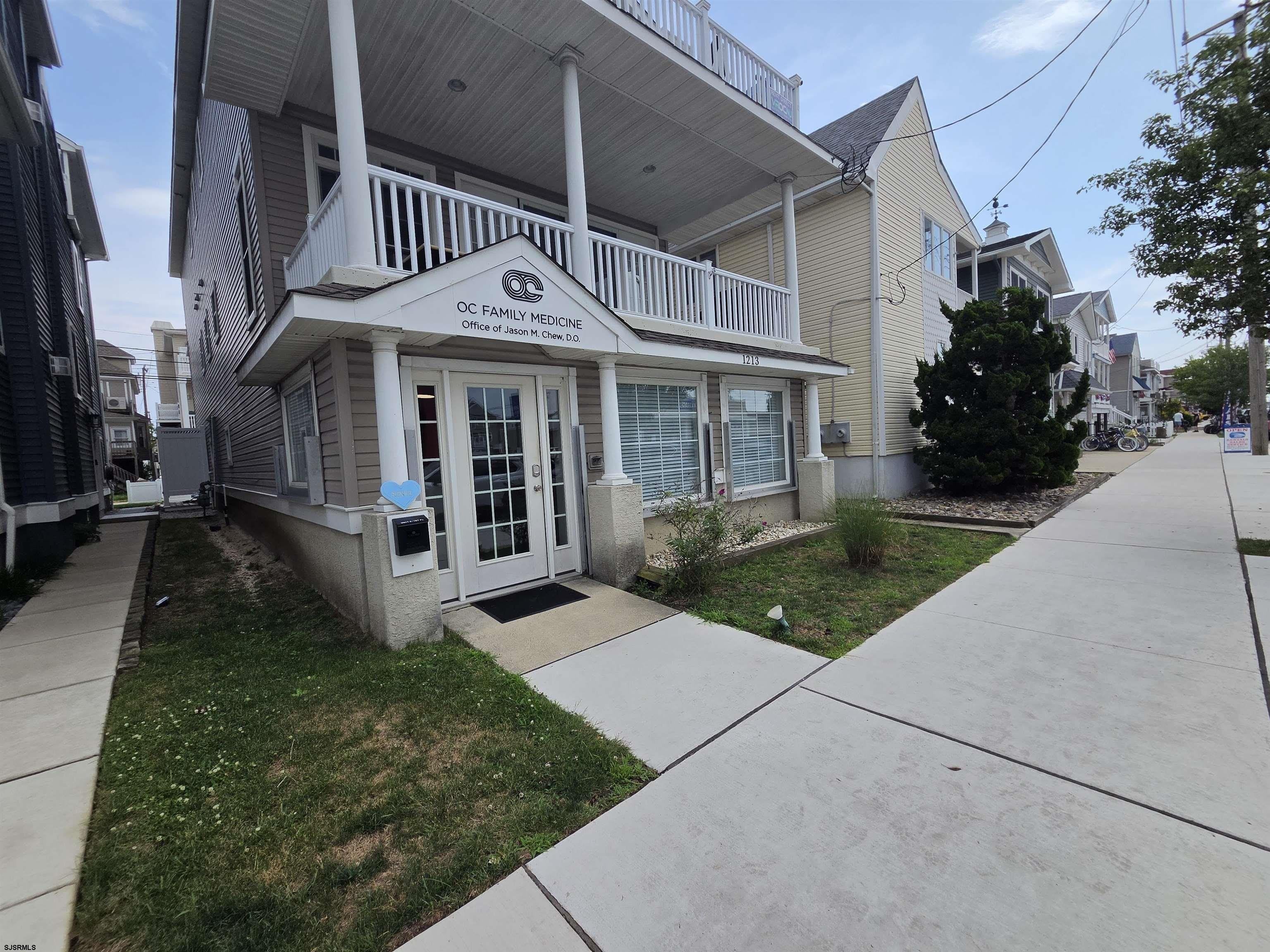 1213 West Ave – photo 2