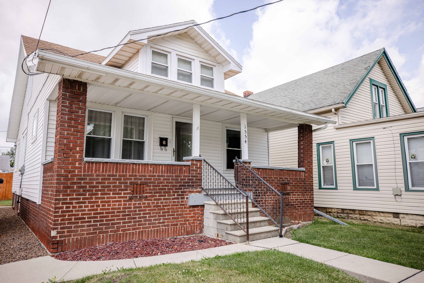 Beautiful Two Bedroom Home With Large Upstairs Bonus Room New Appliances Washer And Dryer Many Amenities – photo 4