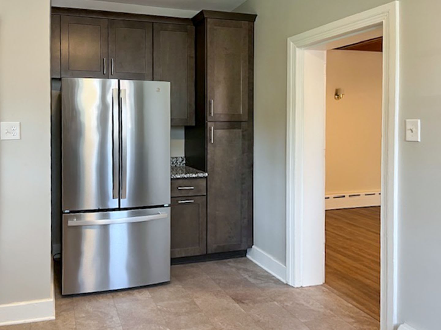 3 Bedroom 1.5 Bath Detached House, Yard, Parking in Springdale Neighborhood-York City SD – photo 3