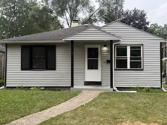2229 Parkview Place – photo 1