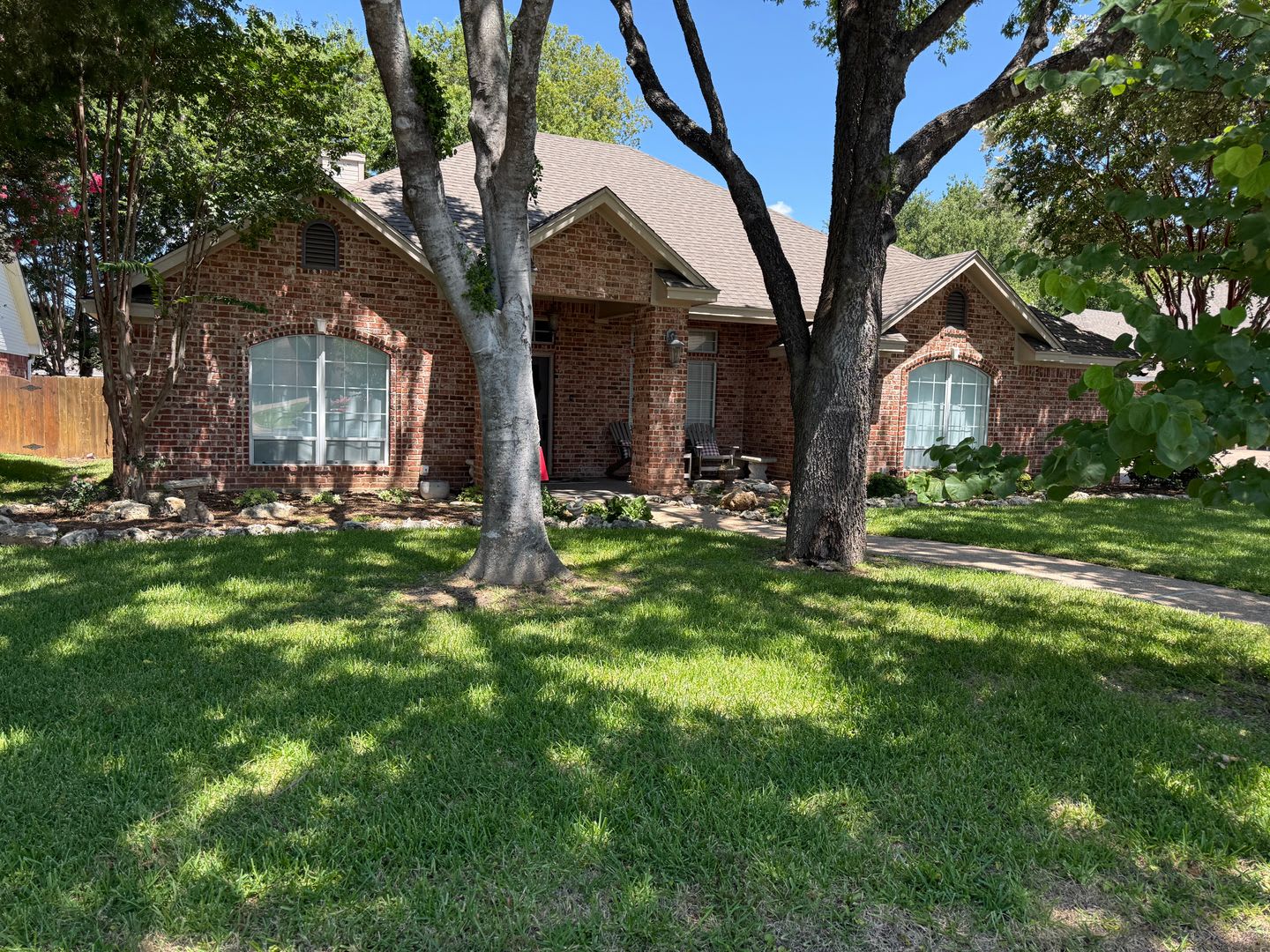 Beautiful Western Ridge Home – photo 1