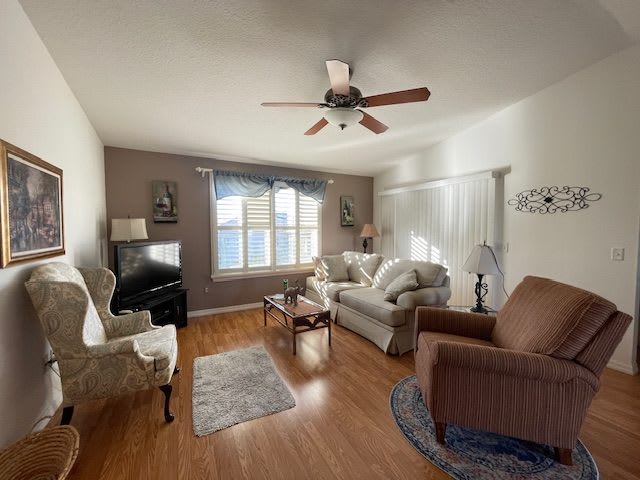 445 Corbett Dr – photo 5