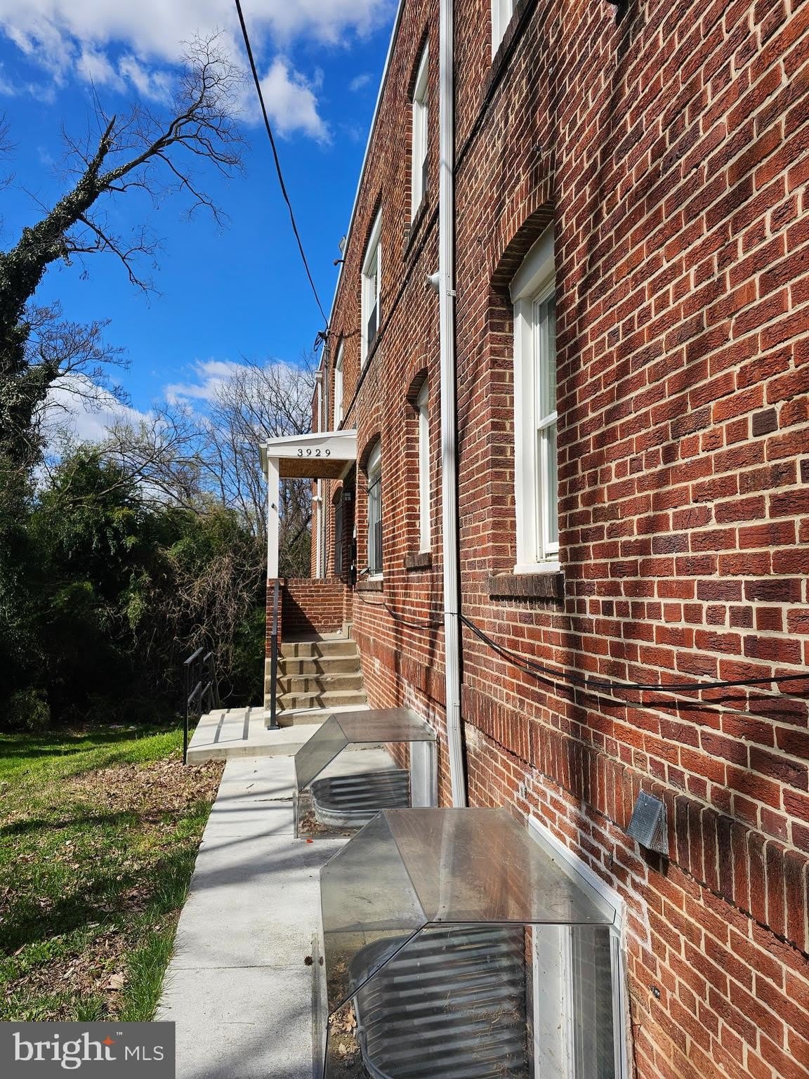 3929 4TH Street SE – photo 2