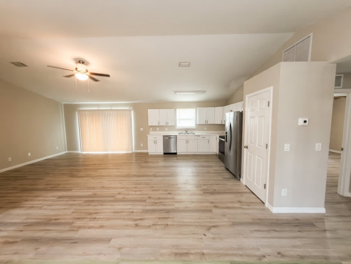 1252 County St East – photo 3