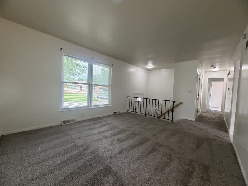 1208 South Mayview Avenue – photo 4