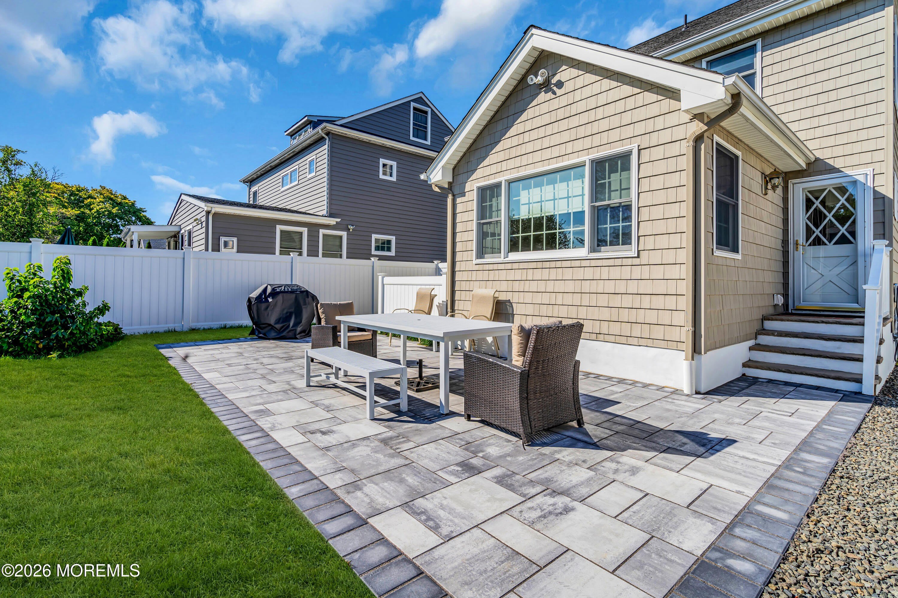 807 Prospect Avenue – photo 2