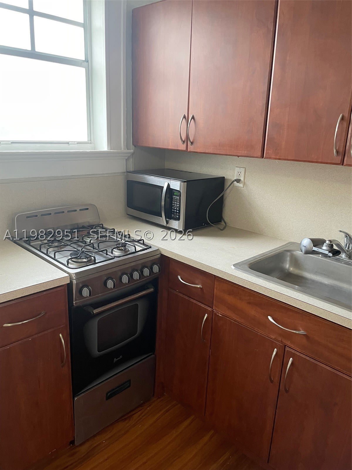 1611 Michigan Ave – photo 5