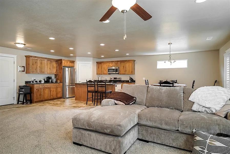 790 East 200 South – photo 4