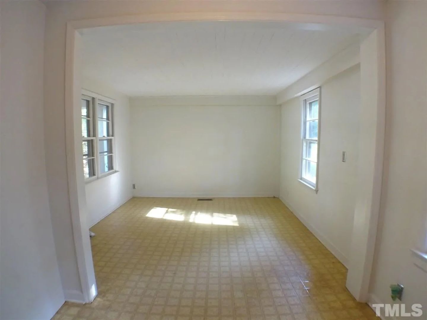 Room In 3 Bedroom Home At Sunnybrook Dr – photo 5
