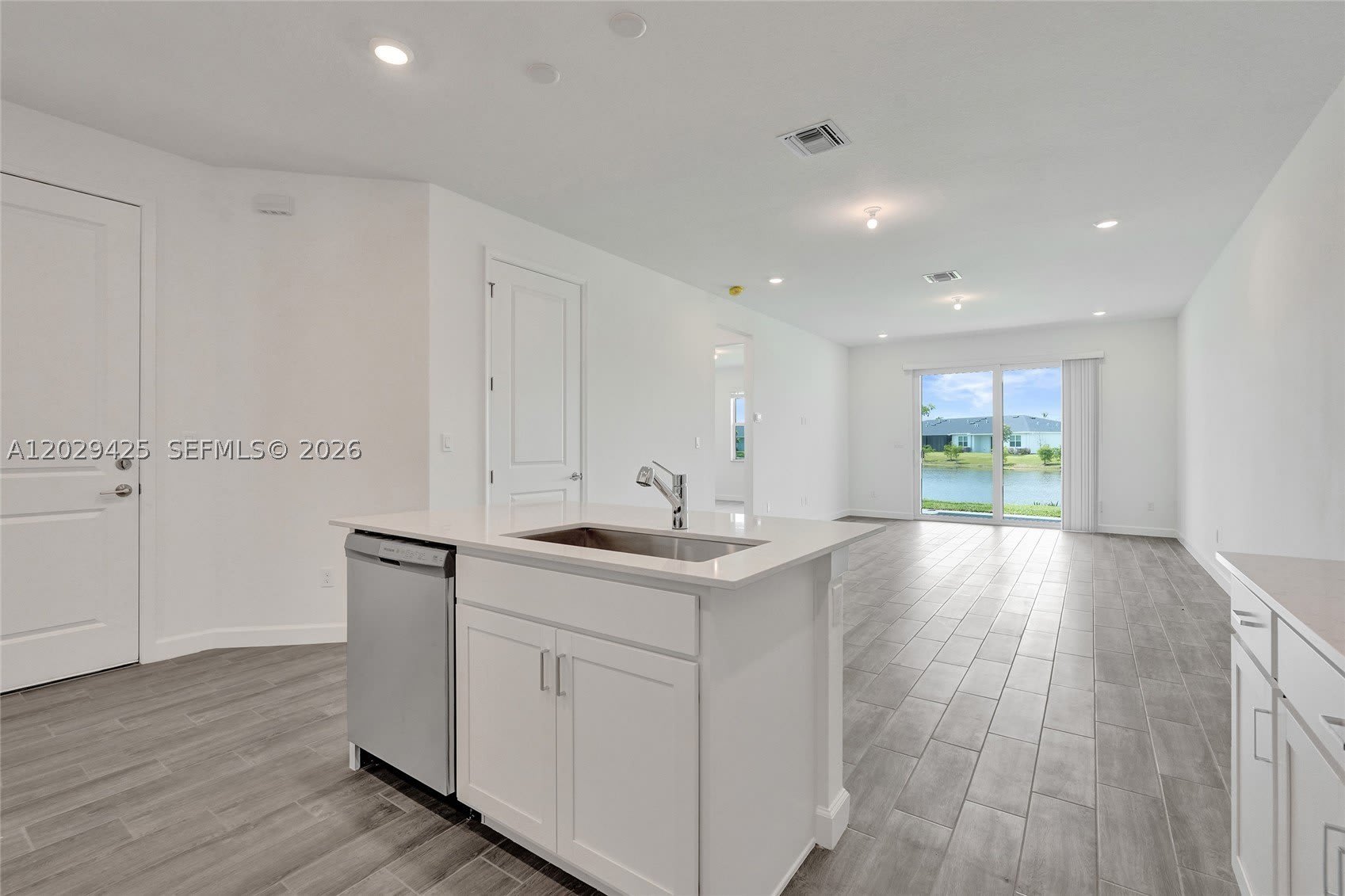 3777 Harborside Ave – photo 4