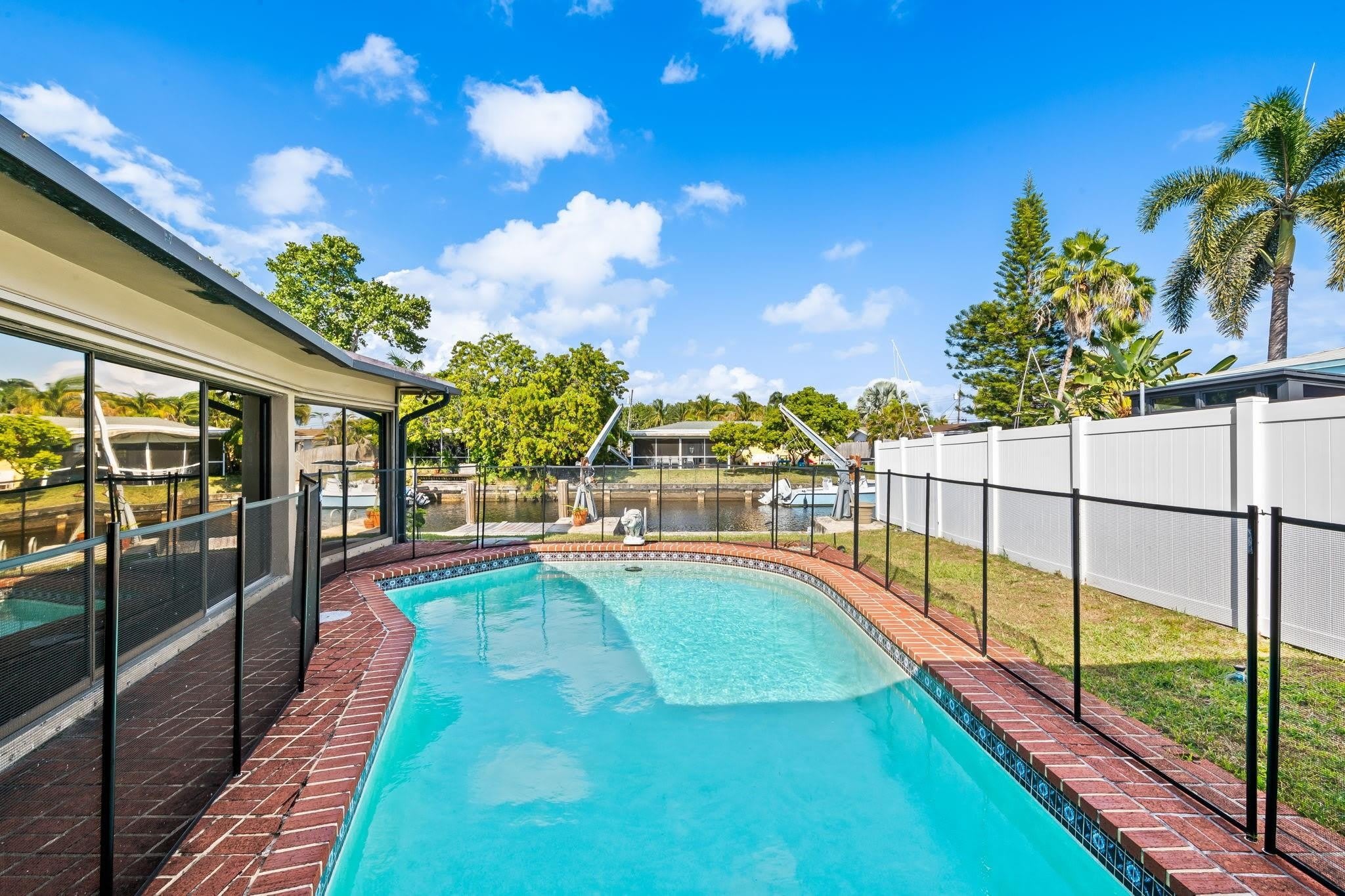1601 NE 63rd Street – photo 5