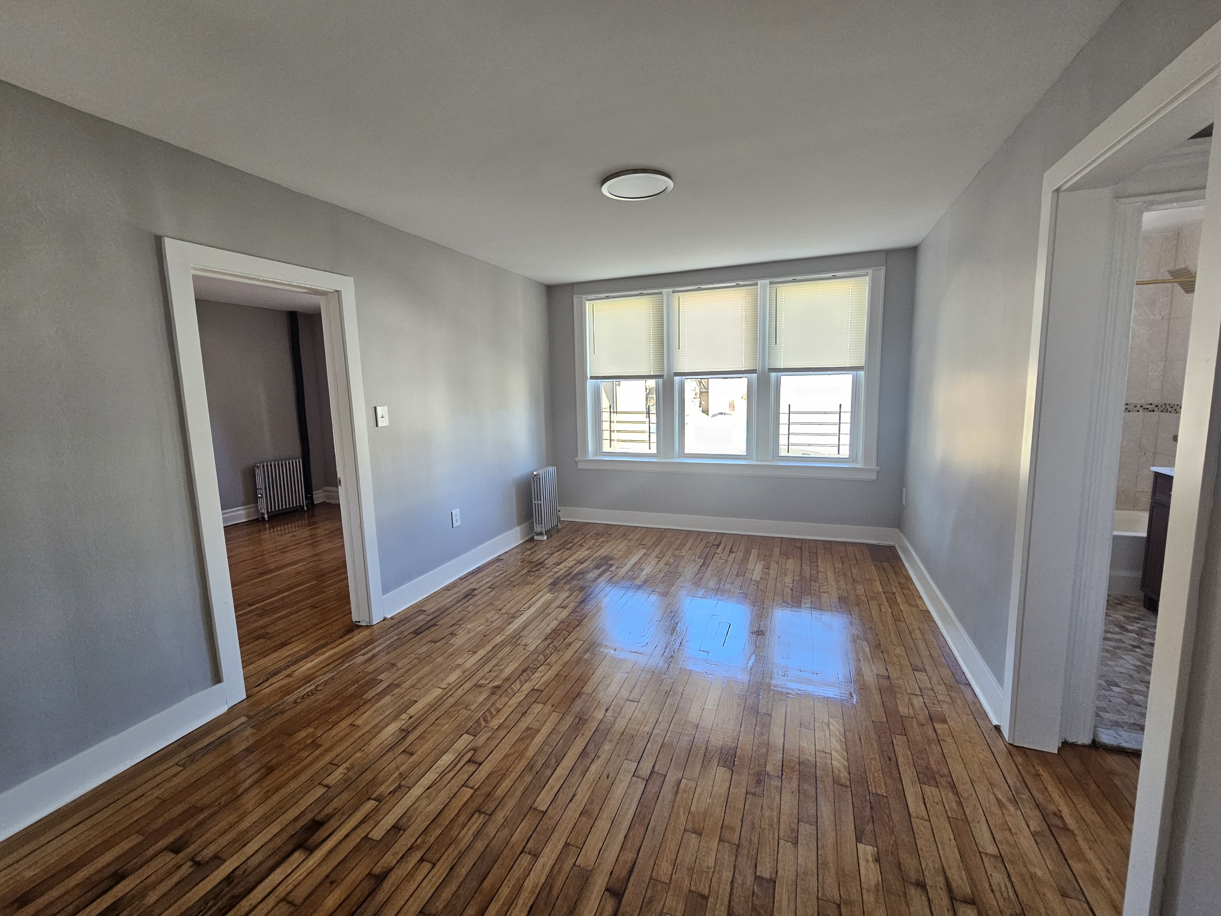 317 William St – photo 2