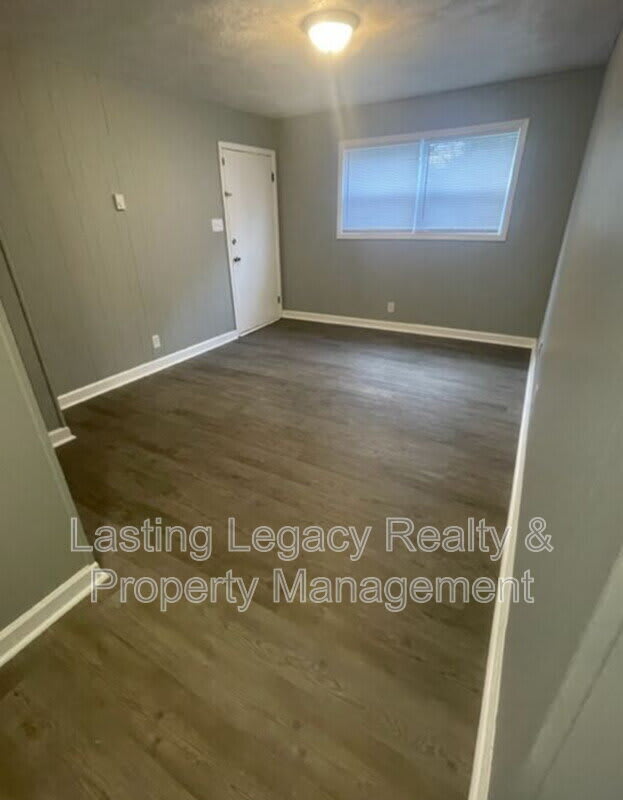 1130 Conley Street – photo 2