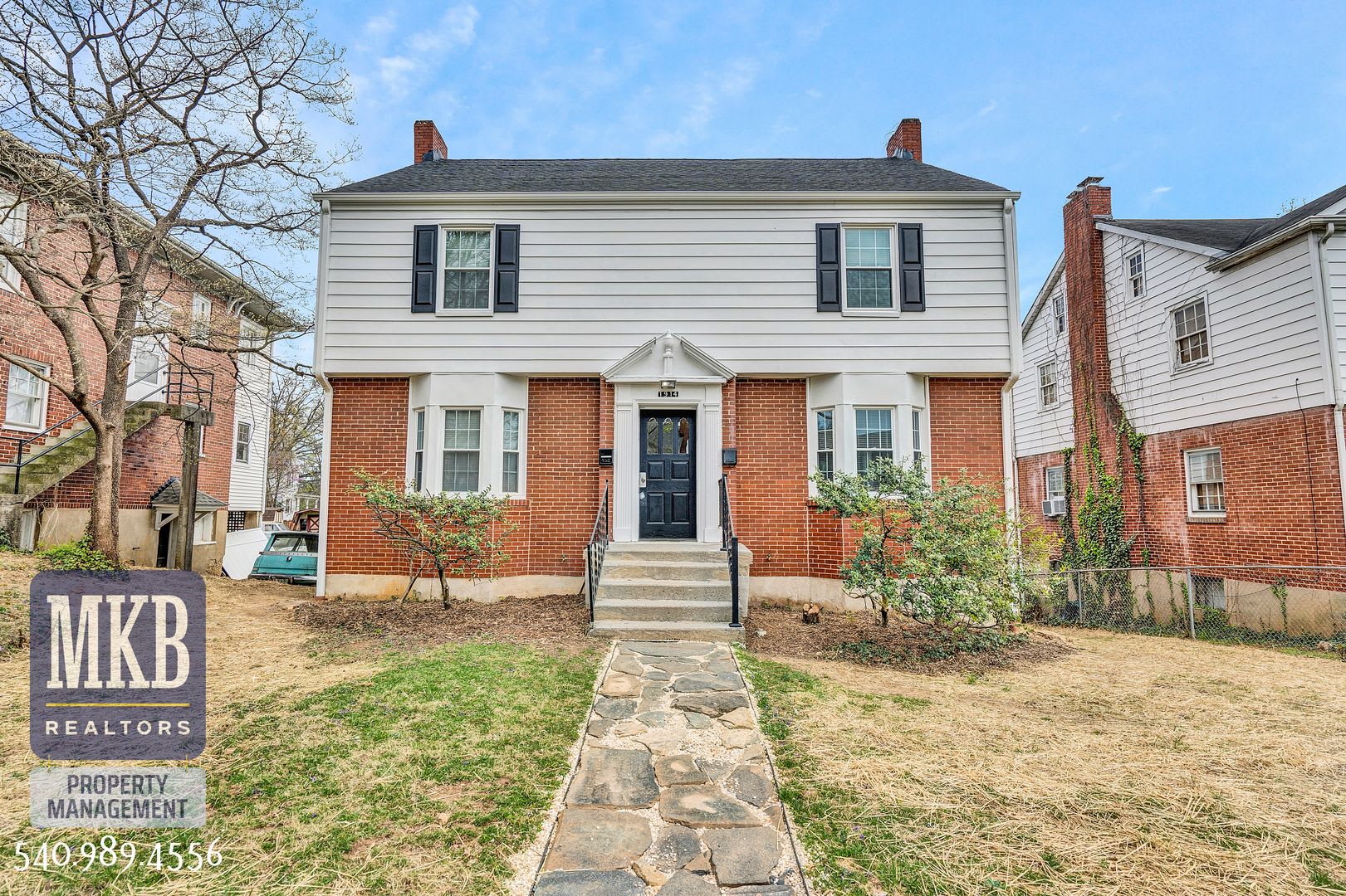 Beautifully Renovated 2 Bedroom, 1 Bath Duplex in Southwest Roanoke City – photo 1