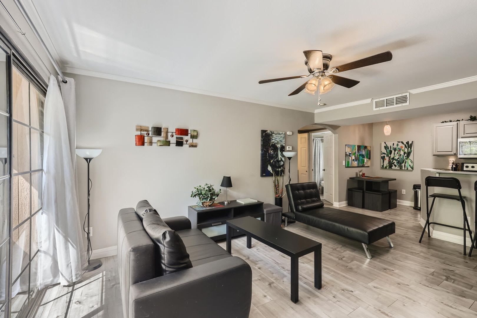 Move In Special Half Off First Month S Rent If Lease Signed By August 31St Stunning Fully Furnished 1 Bedroom Condo Furniture Optional – photo 1