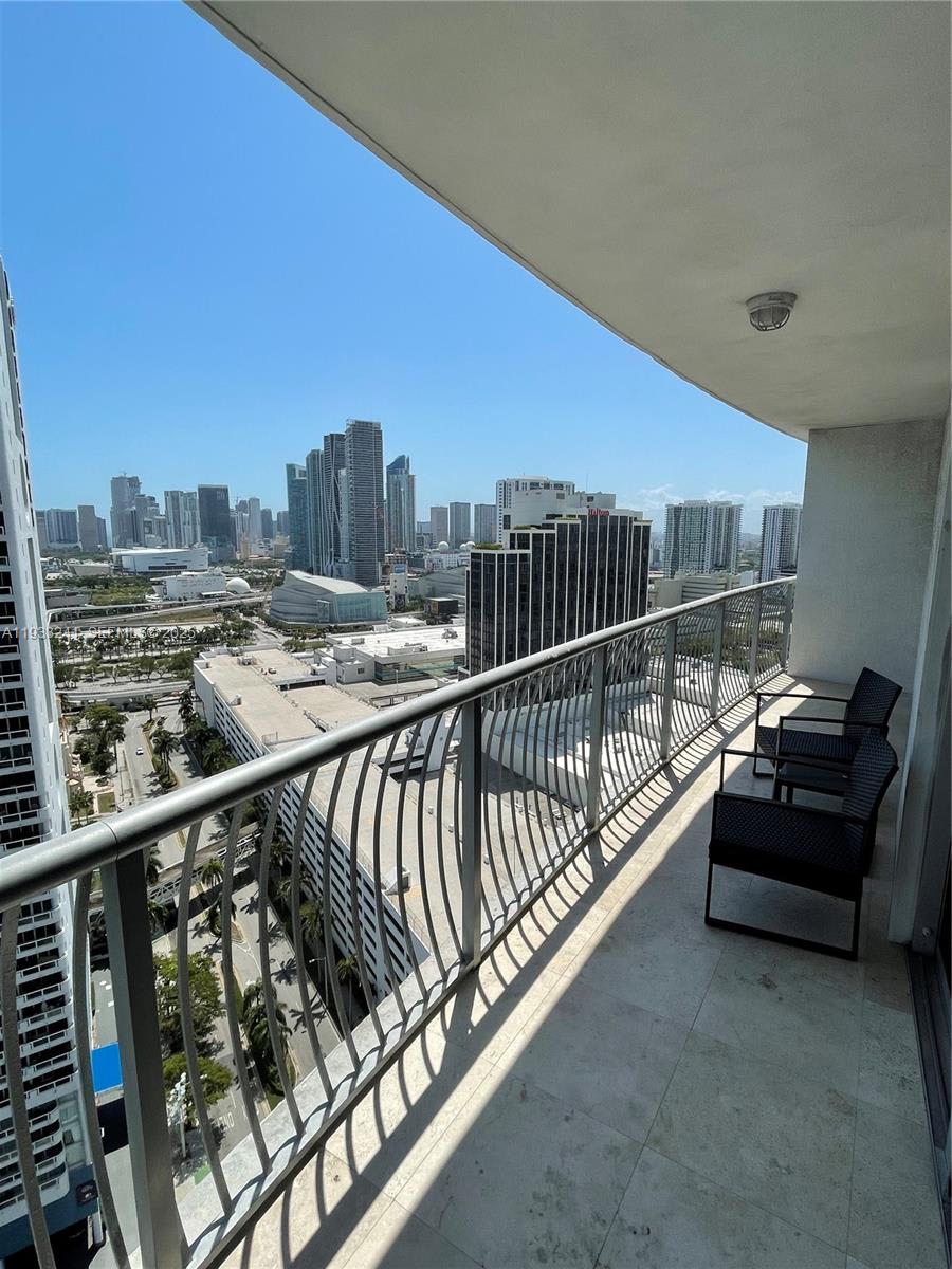 1750 N Bayshore Dr – photo 2