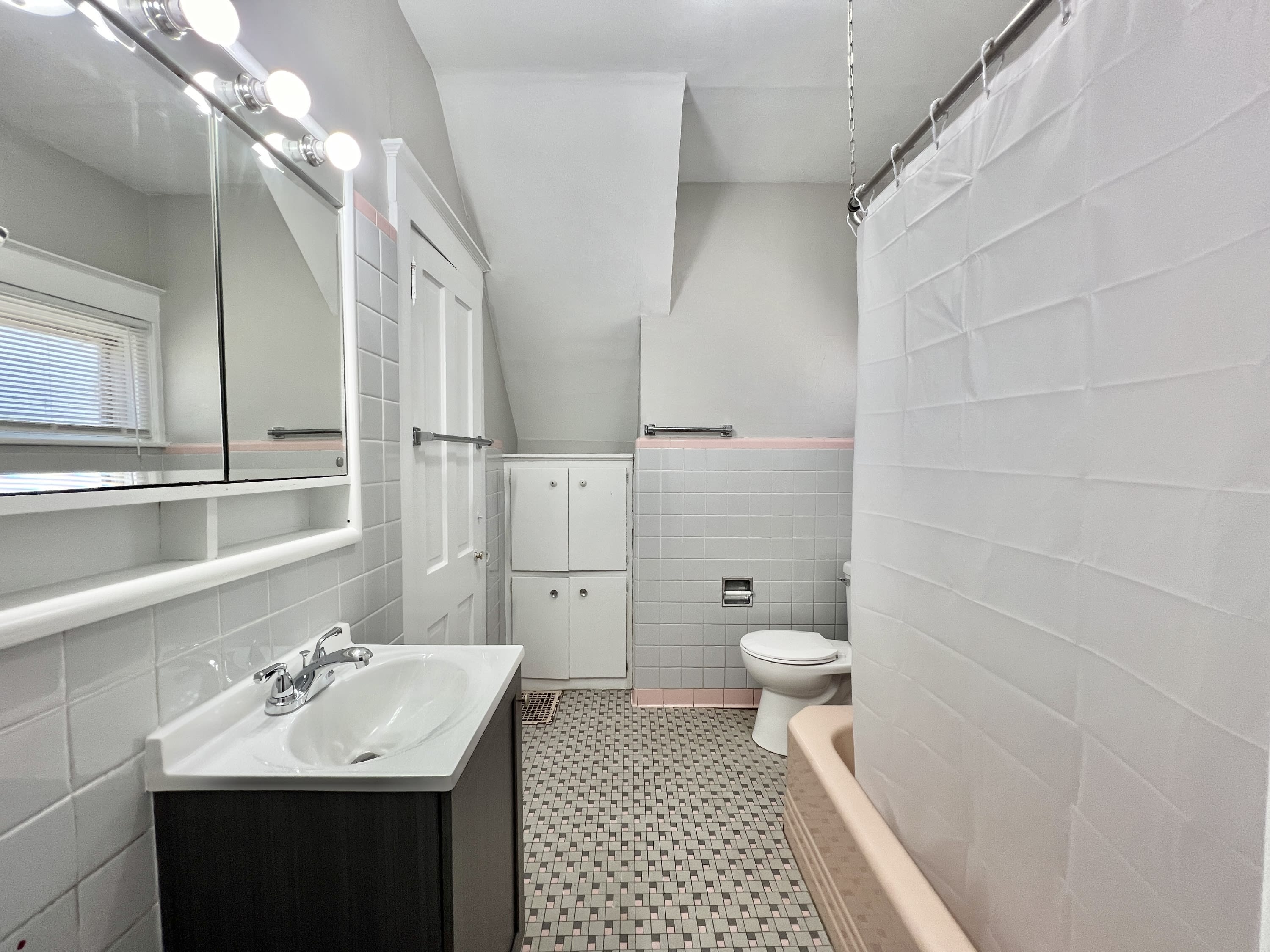 28 North Atwood Avenue – photo 5