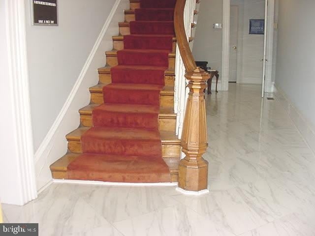 106 CHESTER ST – photo 4
