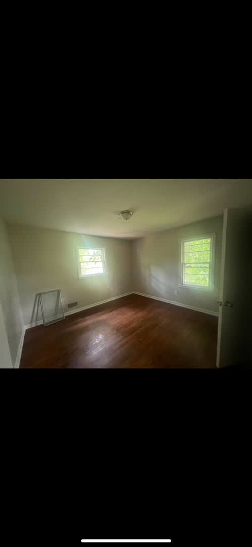 926 Westside Blvd 3bed/1bath $1295 – photo 4
