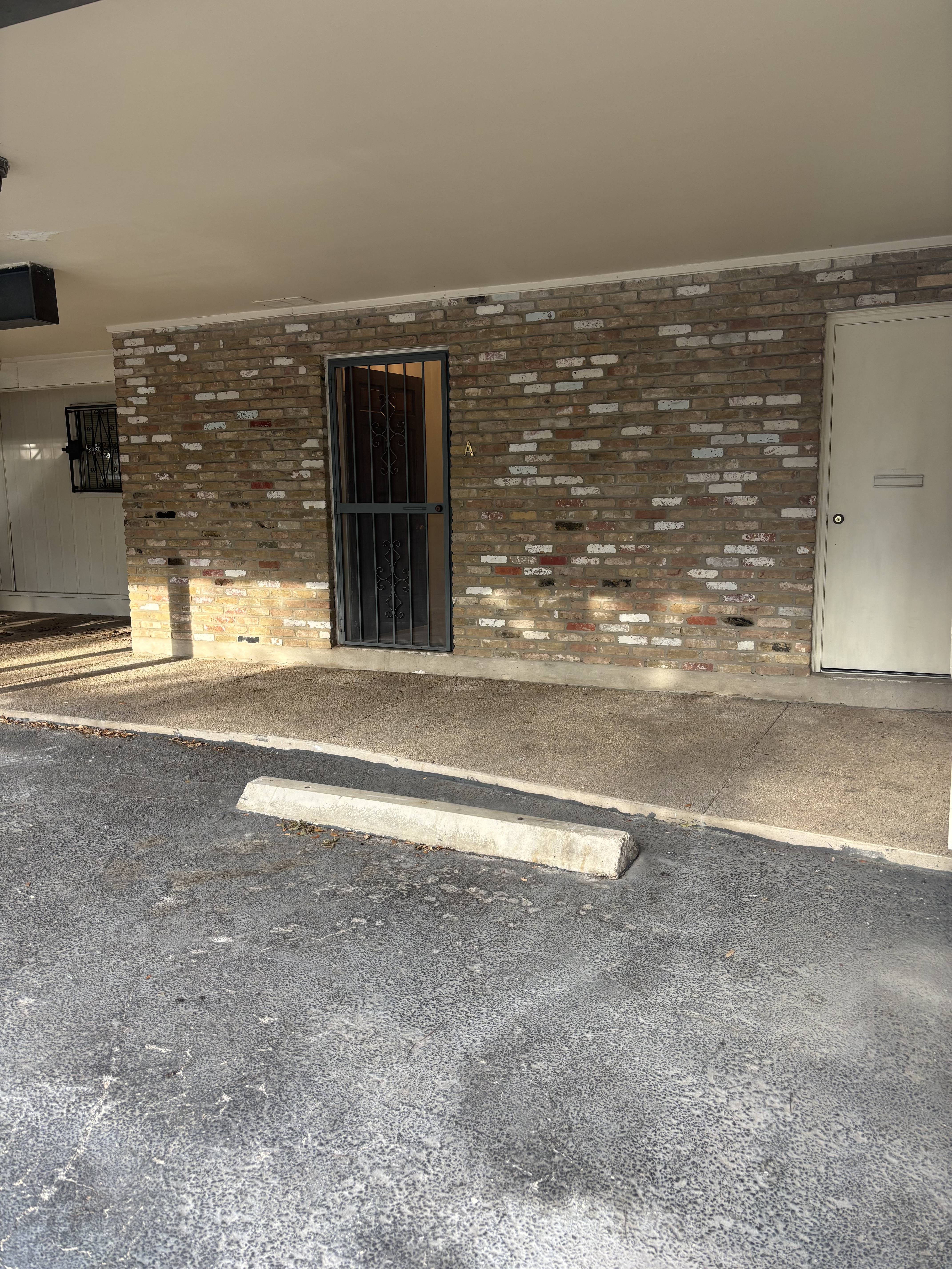 215 West Mistletoe Avenue – photo 2