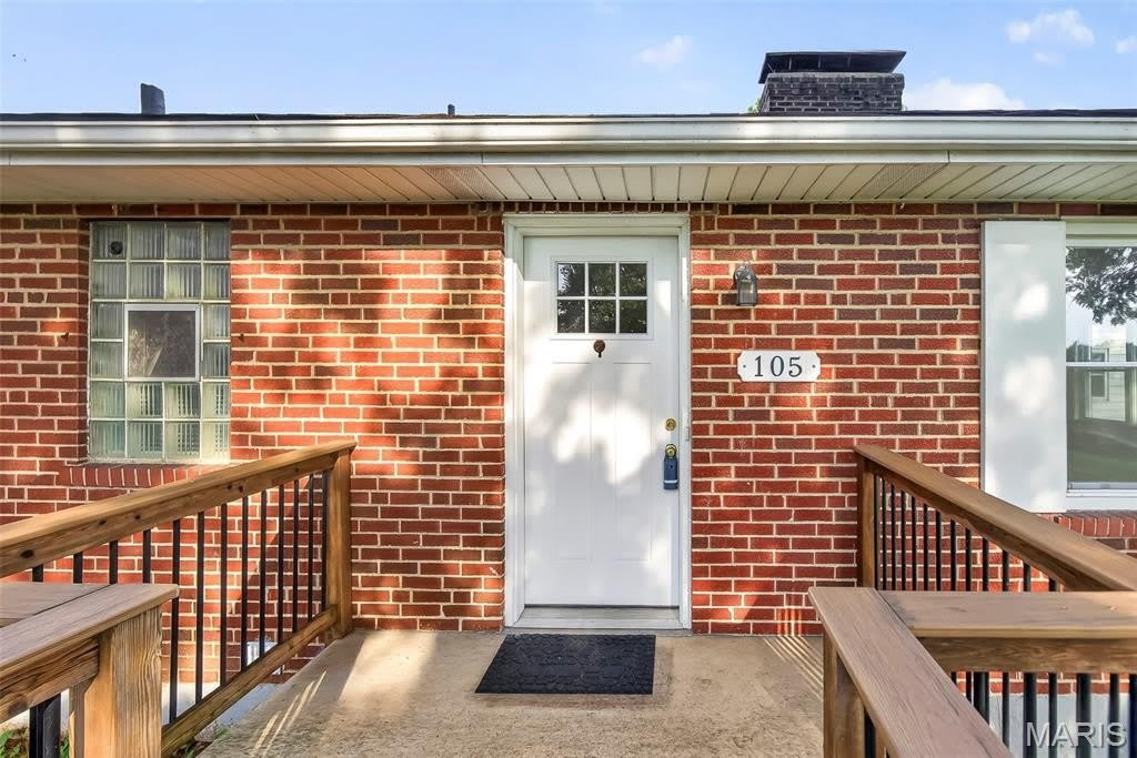 105 N Elm Street – photo 2