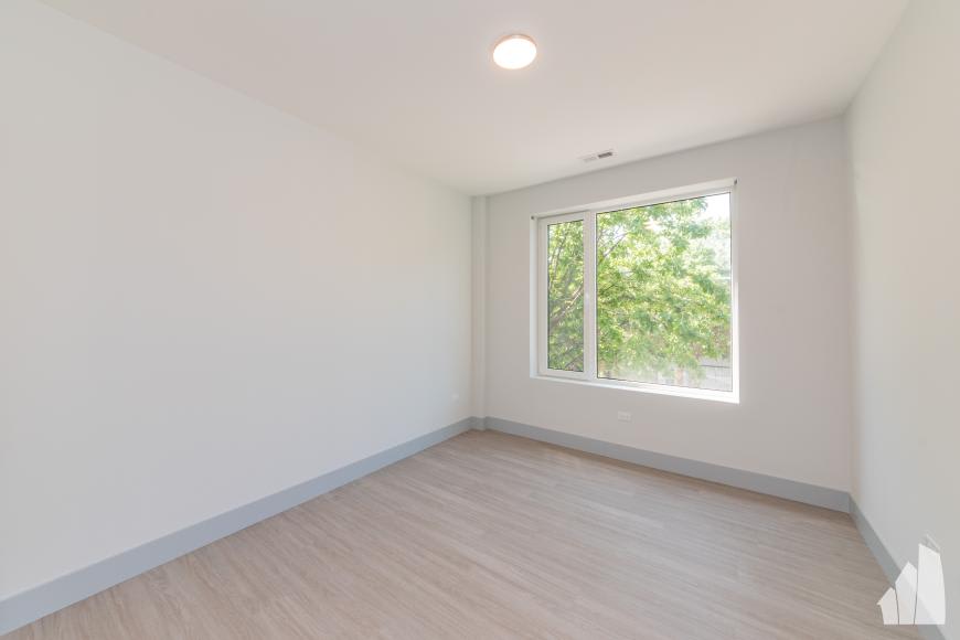 6400 North Wayne Avenue – photo 5
