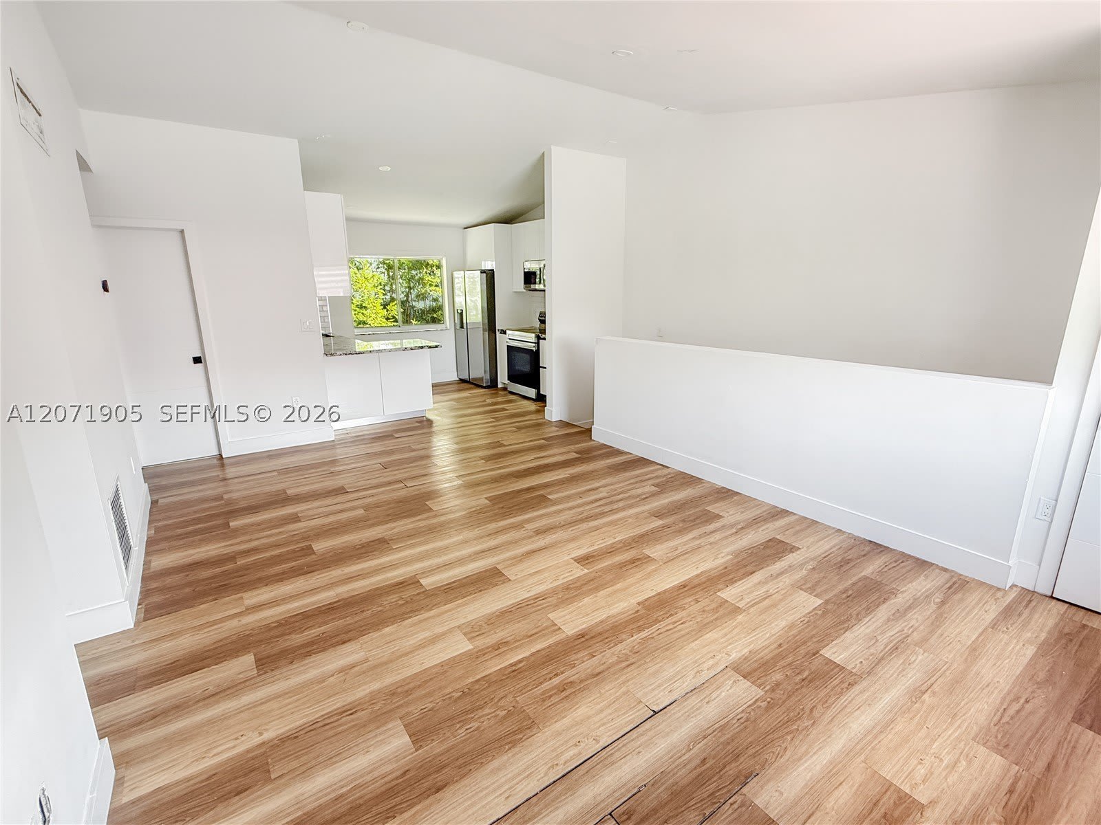 8035 Lake Dr – photo 5