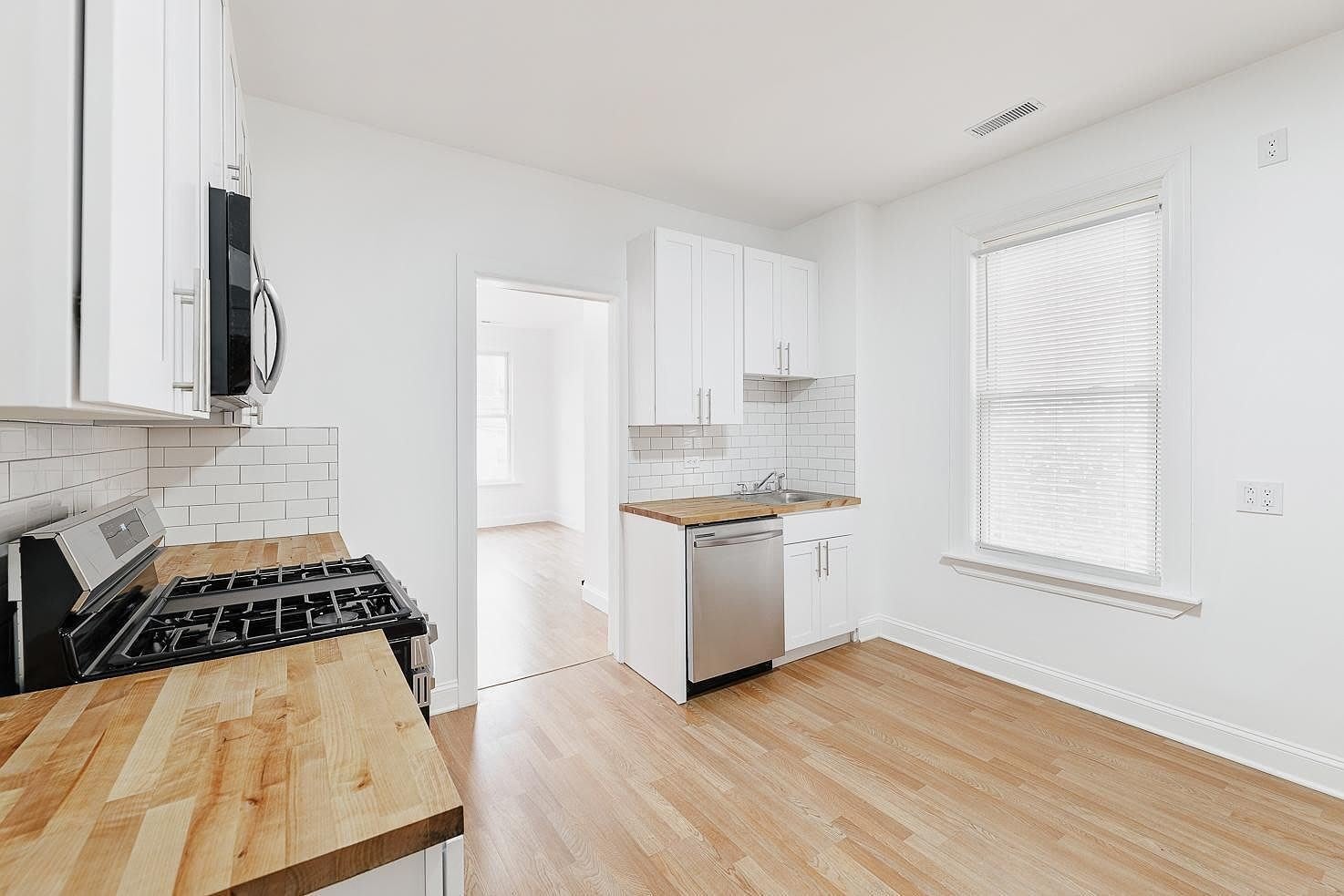 1430 W Superior Street – photo 2