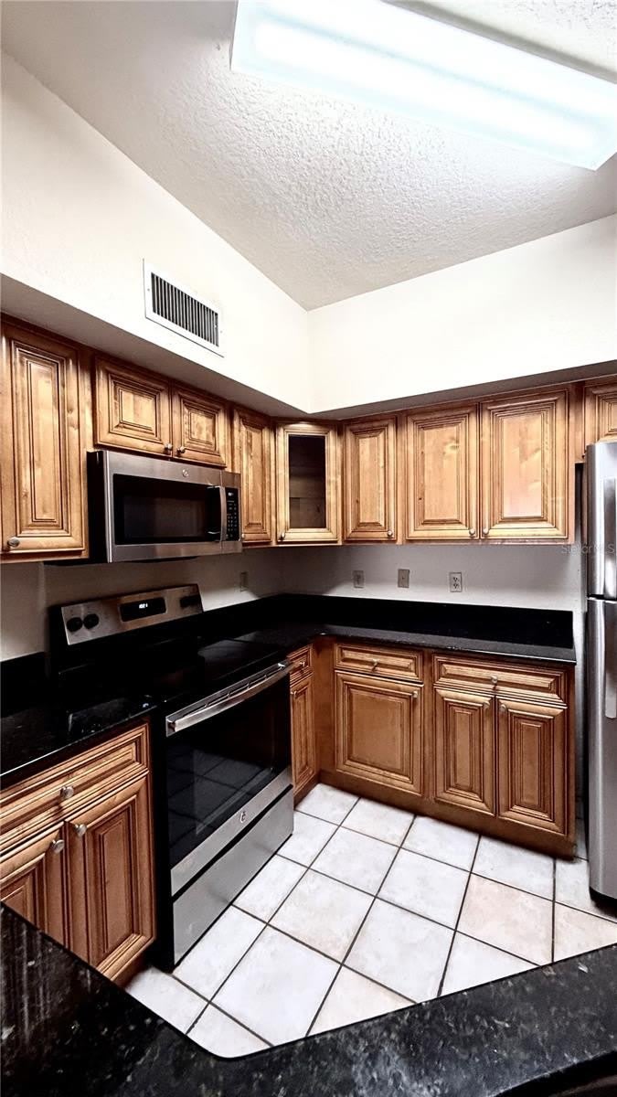 832 CAMARGO Way – photo 2
