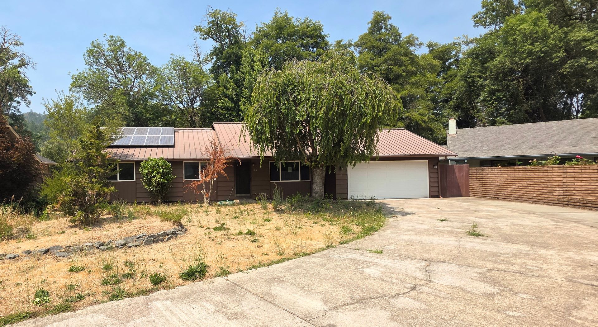 3 Bed 2 Bath Home w/Attached Garage – photo 2